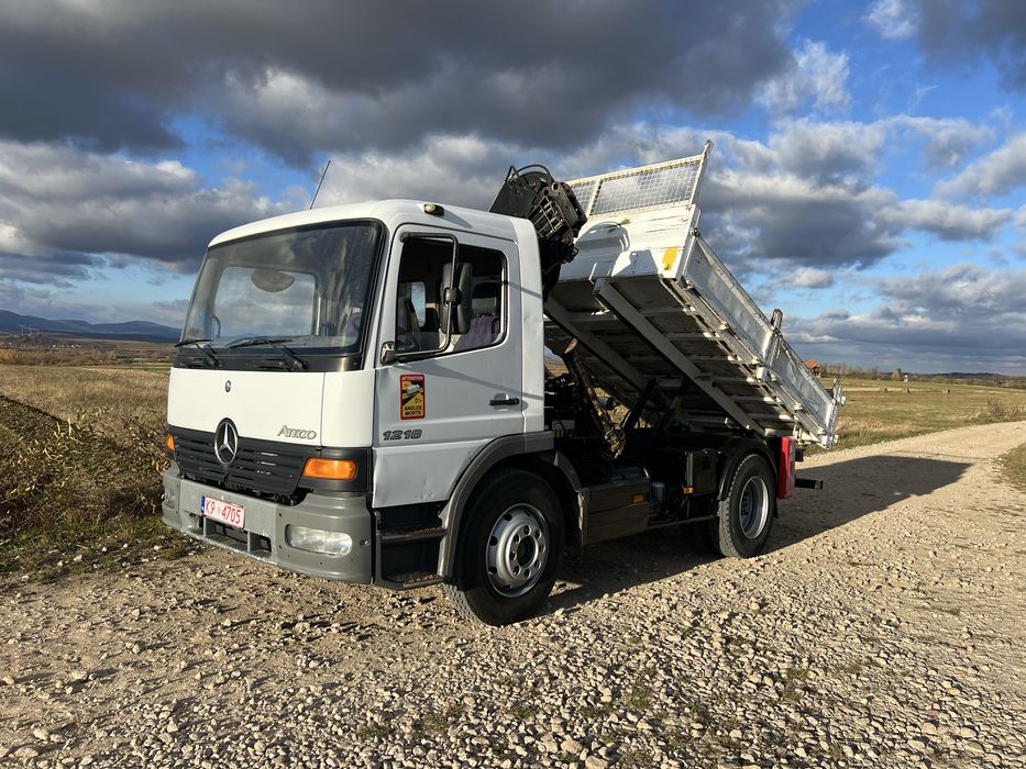Mercedes atego basculabil cu macara