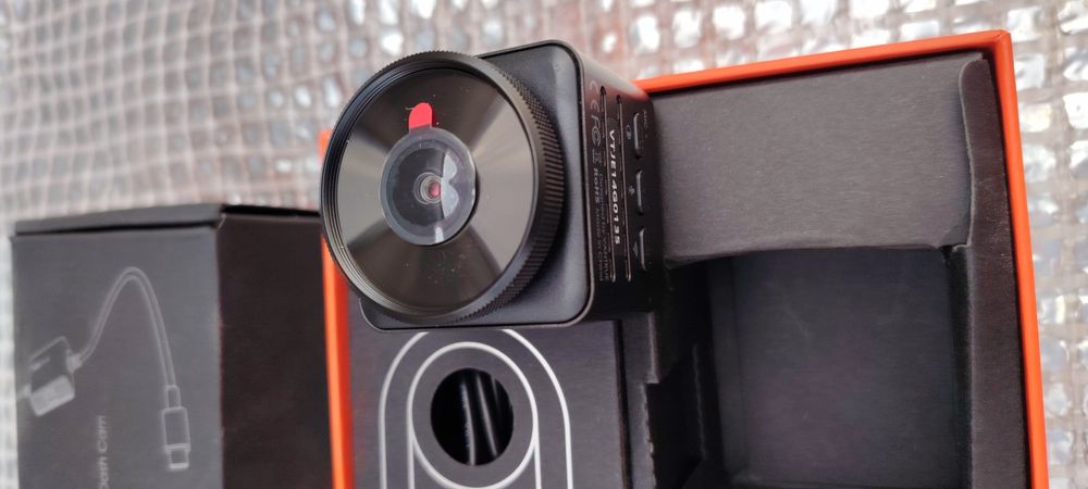 Vantrue cu telecomanda și comanda vocala.