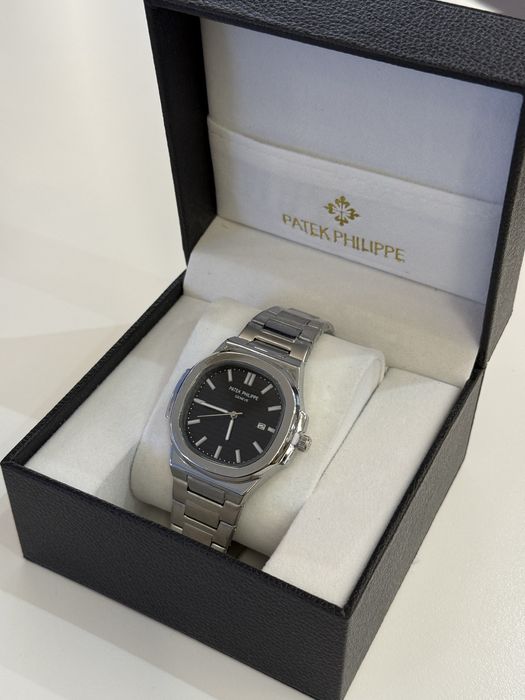 Часы Patek Philippe Nautilus