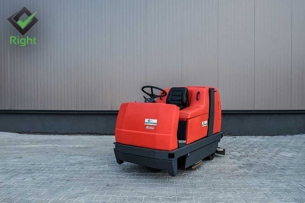 Машина за почистване на под Hако B 1100 / ЛИЗИНГ