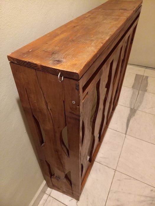 Продавам  решетка от дърво.