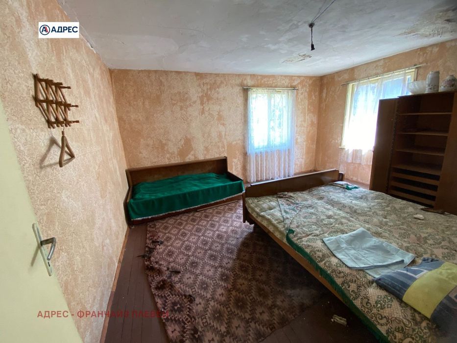 Къща в Враца, област-с.Оселна площ 144 цена 62000