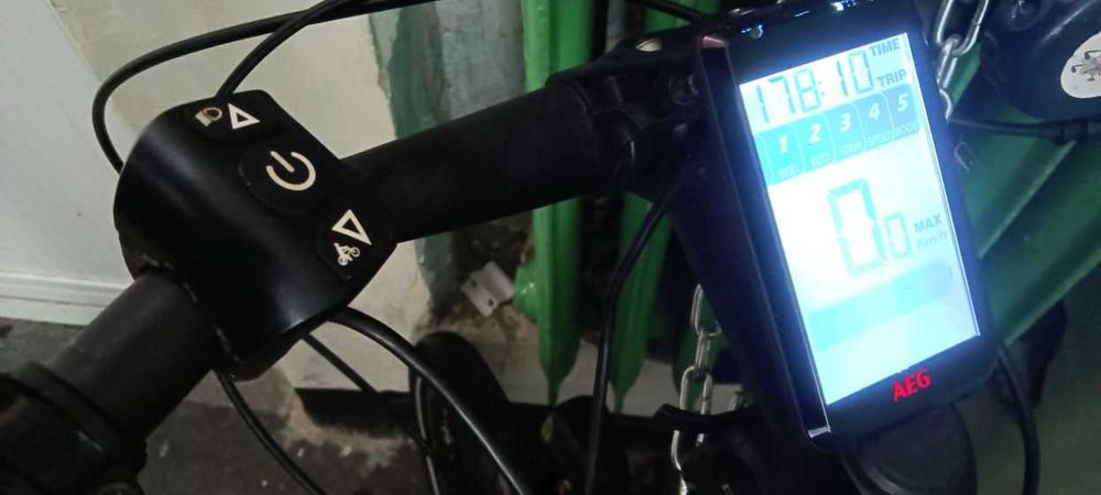 Електрически велосипед, голяма батерия,зарядно , ПРОЛЕТТА Е МОМЕНТЪТ!