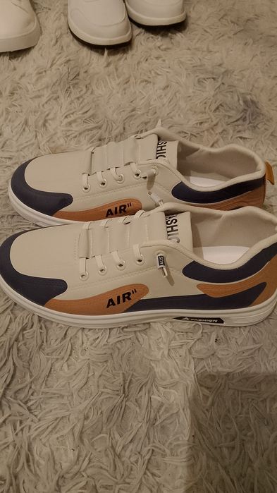 Кроссовки не дорого