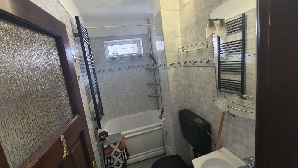 Închiriez apartament