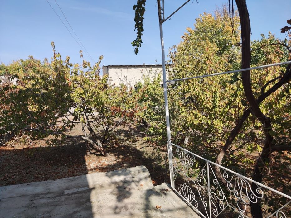 Buxoro vil Vobkent tum Soʻfidehqon qishlogʻidagi  hovli sotiladi.