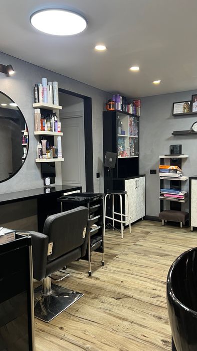 Сдаю кресло парикмахера в салоне красоты