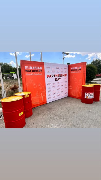 Пресс стена, фотозона, банер, флагштоки