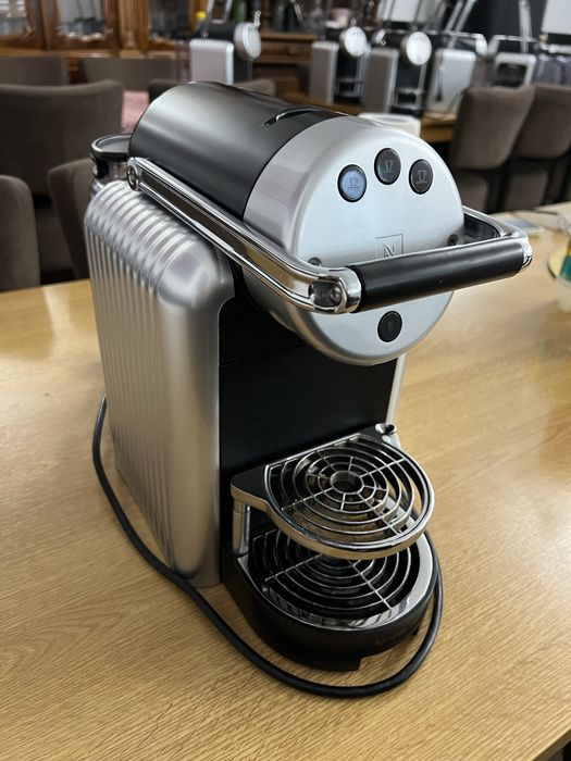 Espressor de cafea profesional Nespresso Zenius