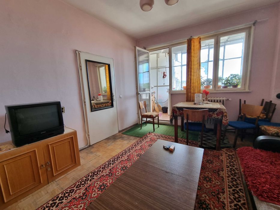 Дава се под наем Двустаен апартамент в Велико Търново, Център - 50 кв.м за 198.9 € - Снимка #1