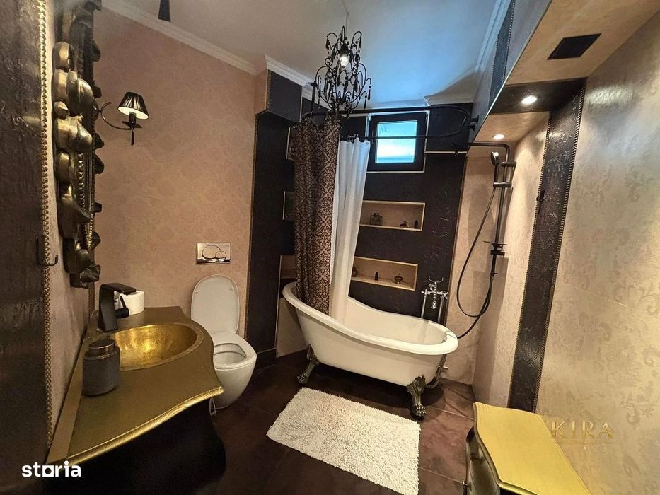 Apartament De Inchiriat Cu 3 Camere, Zona Centrala