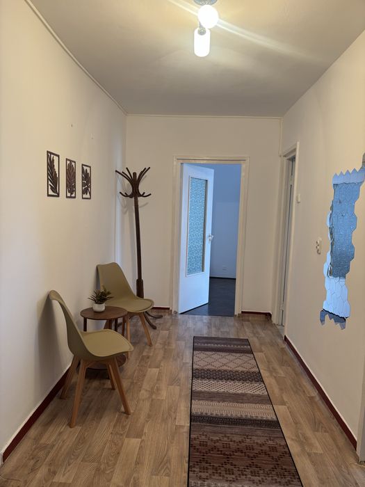 Inchiriez apartament