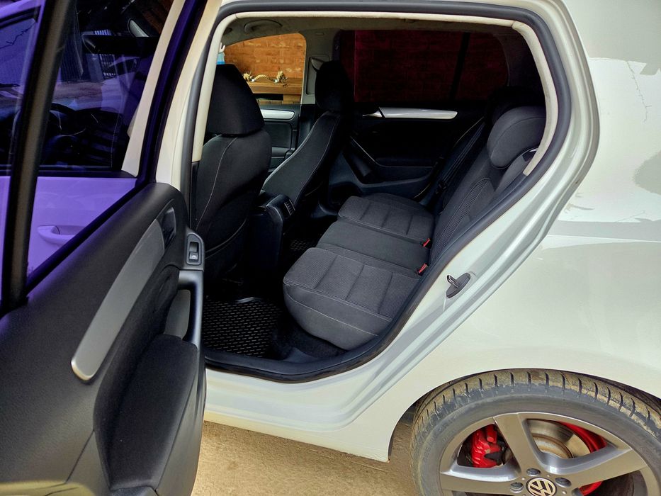 VW Golf 1.2 TSI 105 CP - 2011 - Prim proprietar