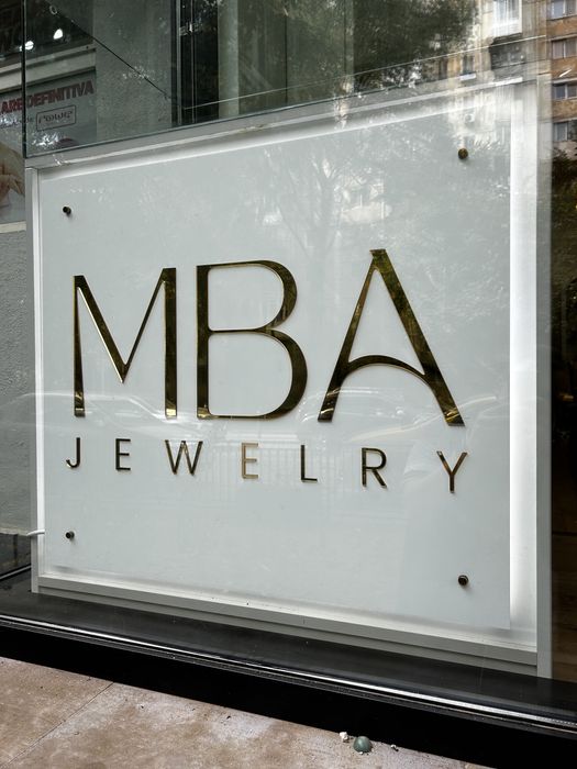 Caseta luminoasa de interior / exterior (firma luminoasa)