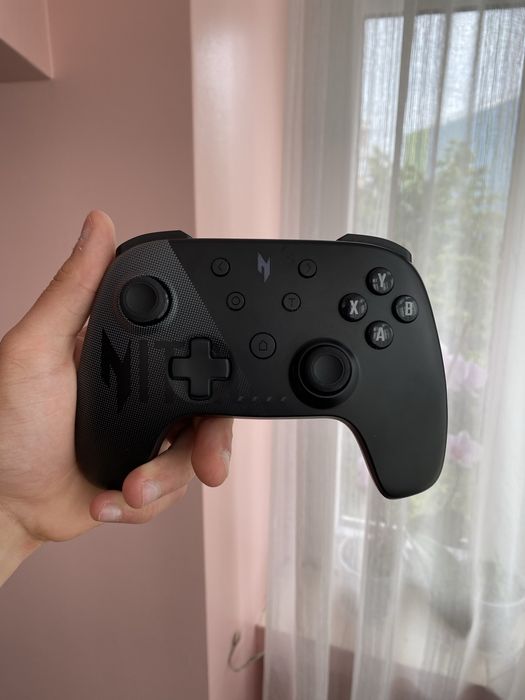 Controller wireless Gamaing-Desing Modern & Confortabil.