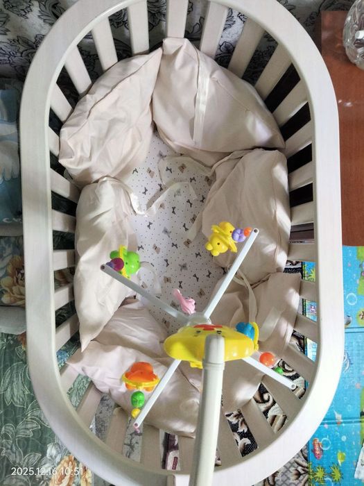 Пропал кроватку и лежанку ,толком не пользовались ,новое