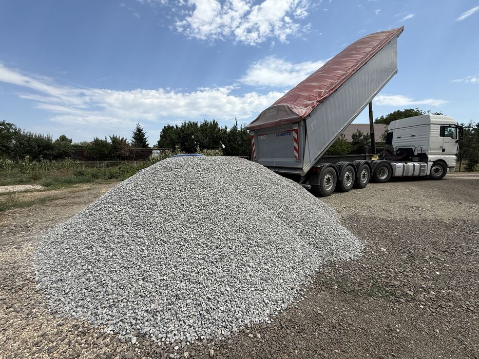Livrez la comanda clientului sort nisip piatra concasata cribluri balast refuz de ciur si alte materiale folosite la constructii