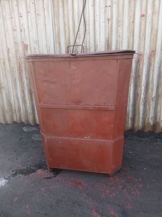 Мусорный контейнер восстоновленый