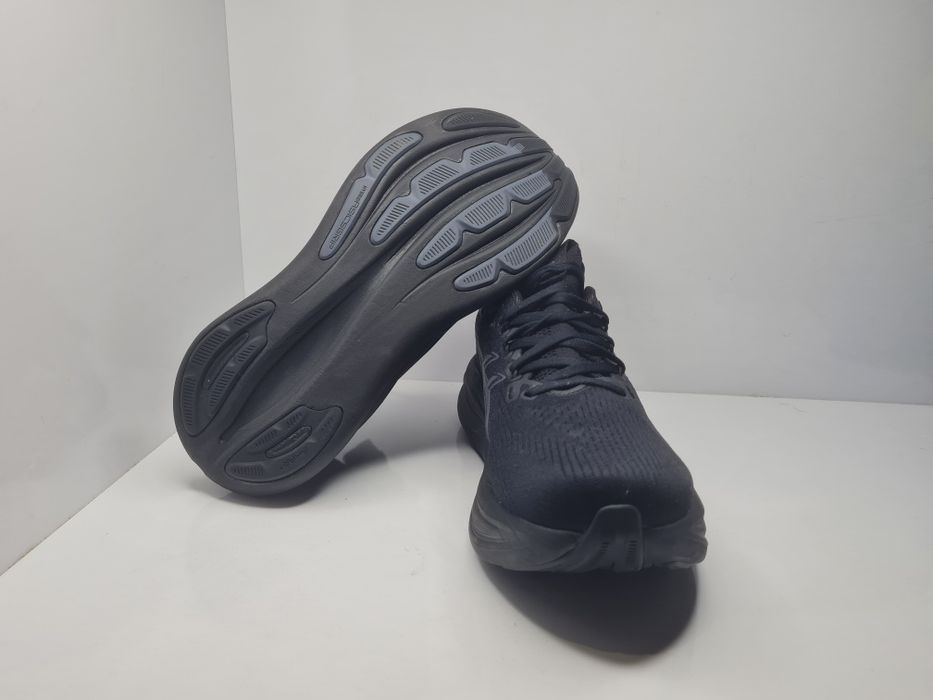 Маратонки Asics Gel-Nimbus 26

Чисто нови с кутия.

Размер 40 стелка 25.5 см.

Цена 75 евро.