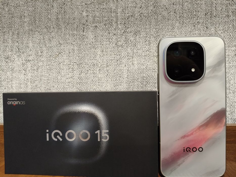 Iqoo 15 на гарантии