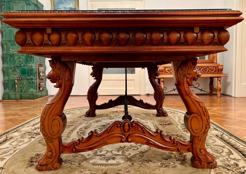 Mobilier din lemn masiv sculptat in stil neorenascentist spaniol baroc