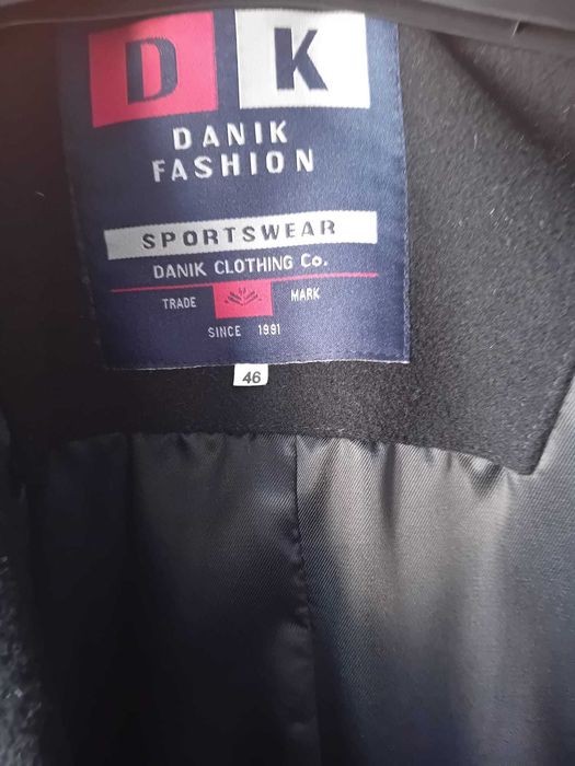 Vand palton iarna barbati, din stofa elegant, aproape nou, marimea 46