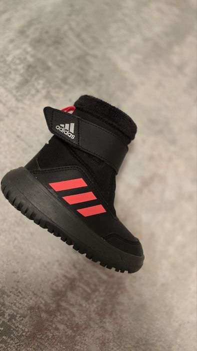 Adidas апрески .