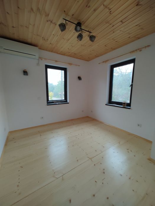 Собственикът продава еднофамилна къщата. На 18 км от гр. Приморско.