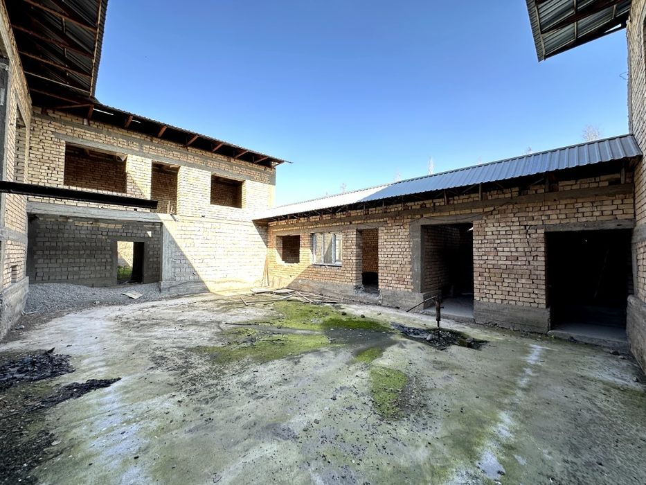 Уй (ховли, участка) сотилади 10 соток 12 та хона, каробка холатида