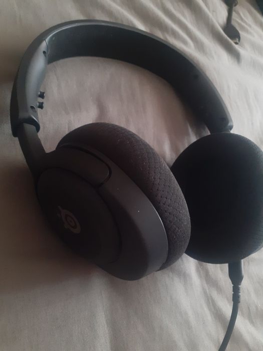 Продам игровой наушник Steelseries