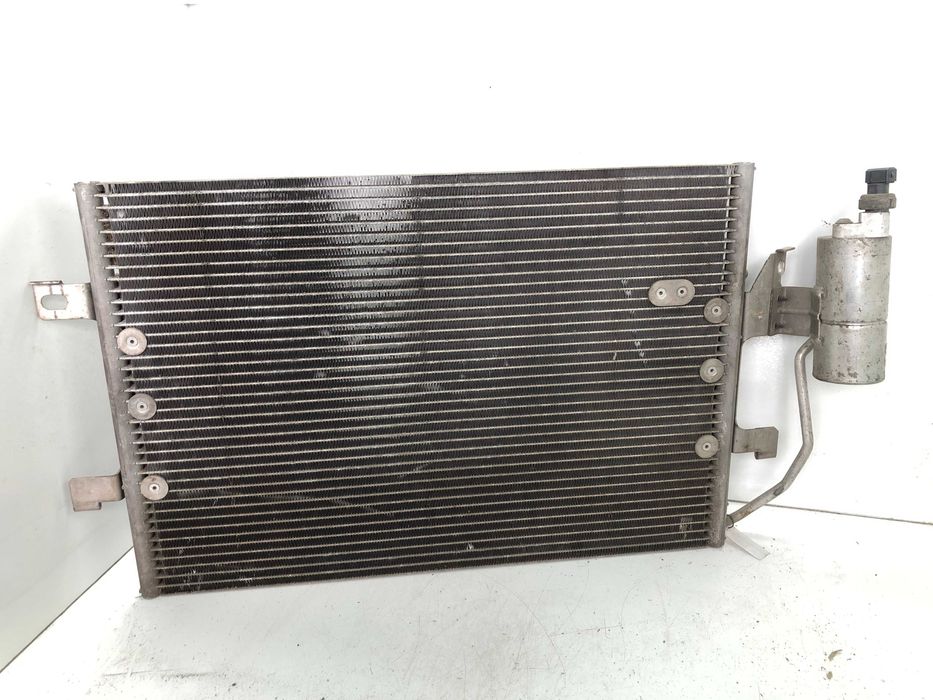 Радиатор климатик от Mercedes-benz a140 w168 2001г