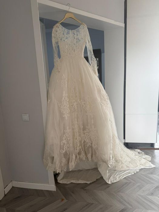 Продам свадебное новое платье