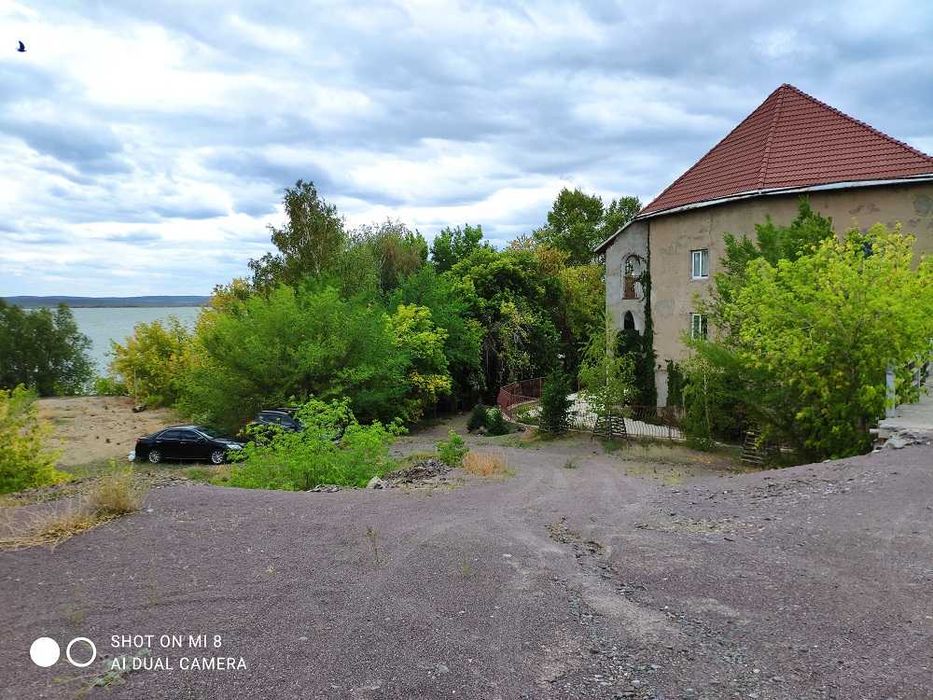 Дом отдыха , дача , коттедж на воде