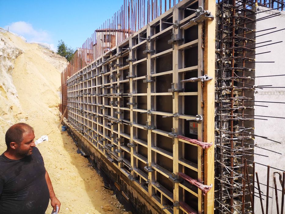 Производител. Алуминиев ръчен рамков кофраж за стени и колони