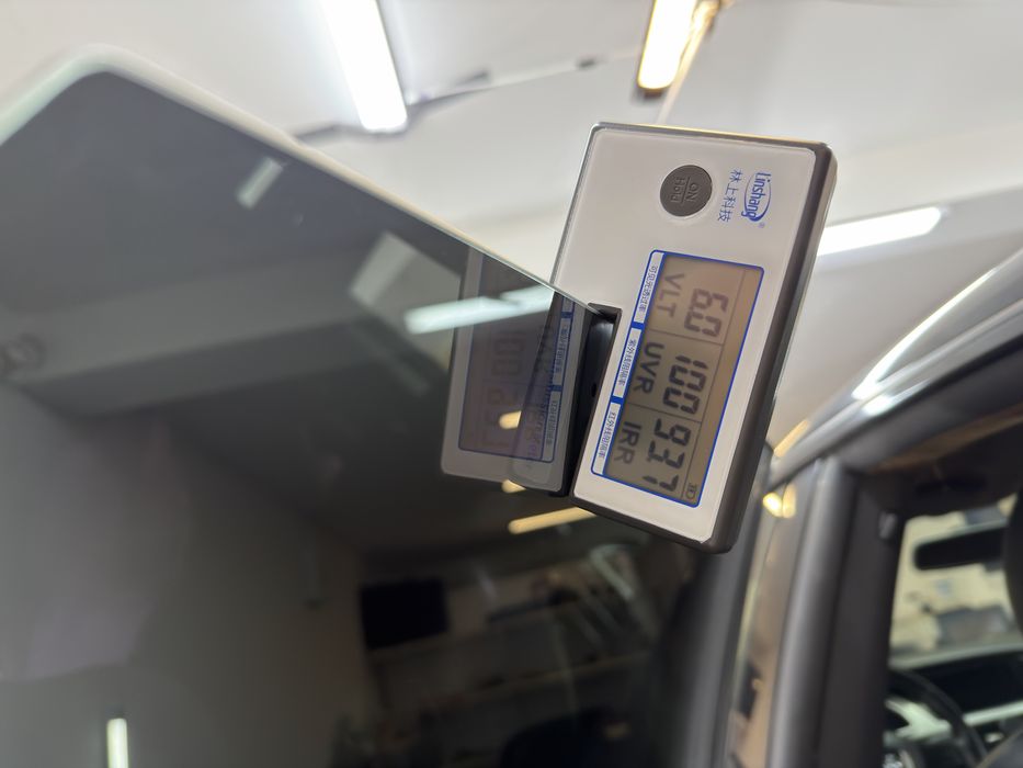 Затъмняване на автостъкла, полиране и пастиране на фарове с PPF защита