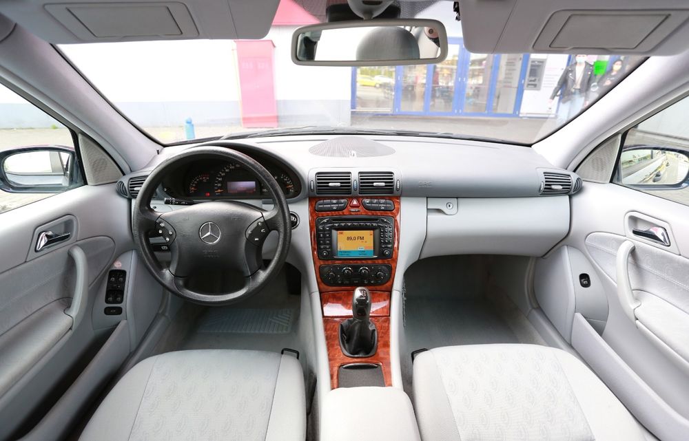 Mercedes W203 C240 V6  2.6 benzina 170CP 33.000Km  Varianta Classic