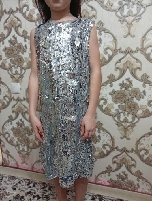 Платье нарядное новое ZARA фирма