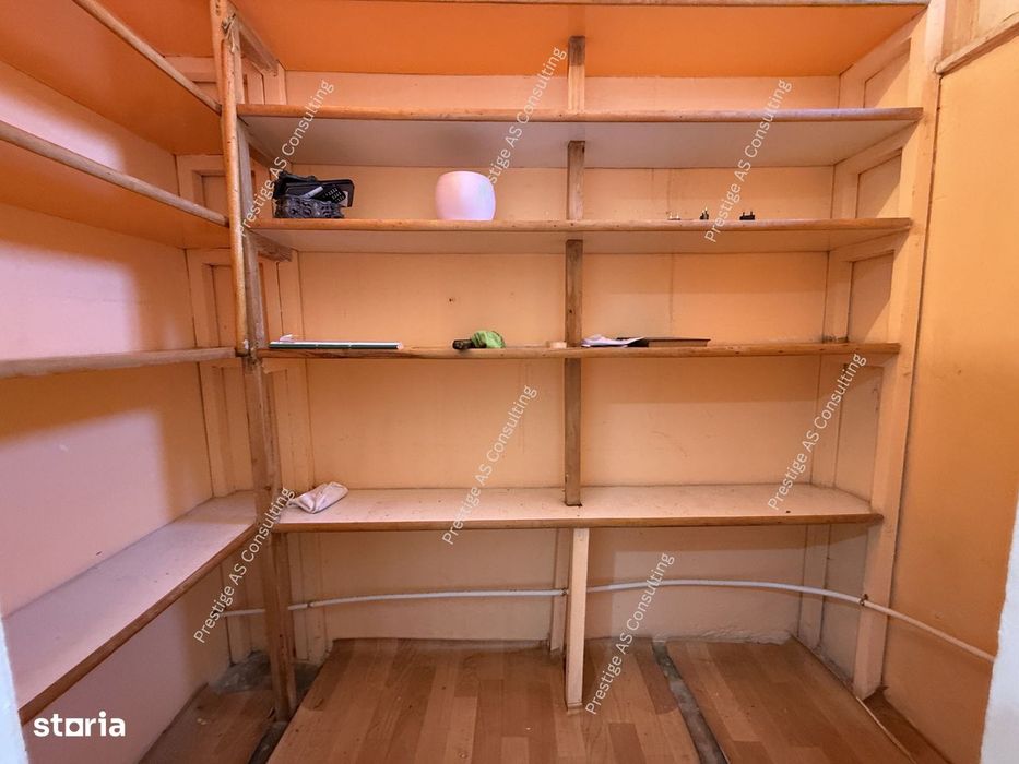 Apartament 4 camere, parter inalt zona Punctele Cardinale - Central