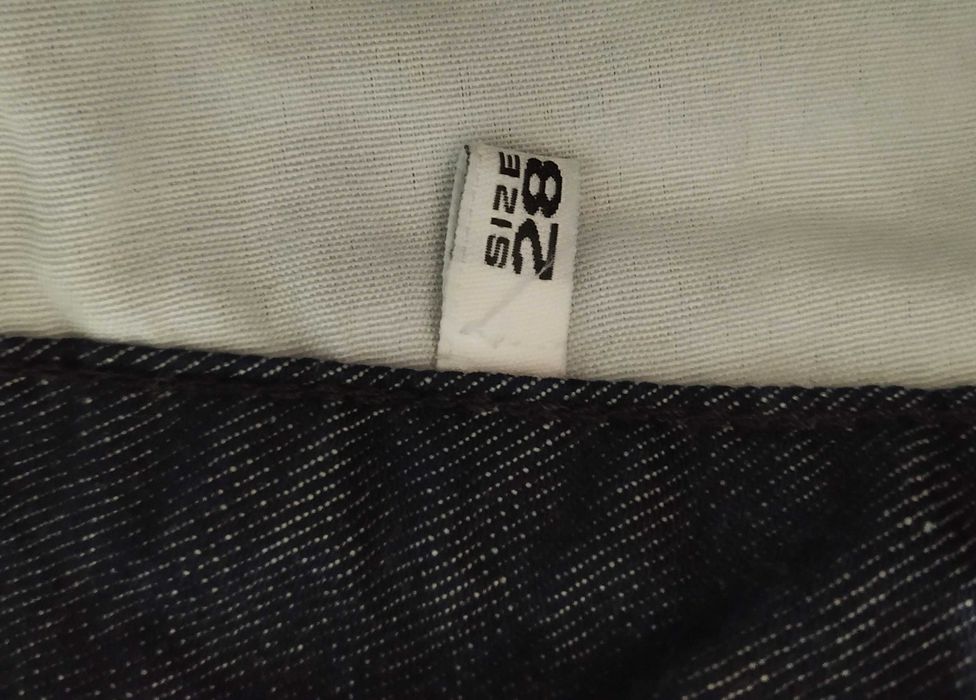 НОВИ дамски дънки Emporio Armani – кожени детайли, дълги – размер 28