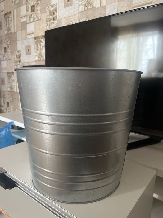 Кашпо для напольных растений