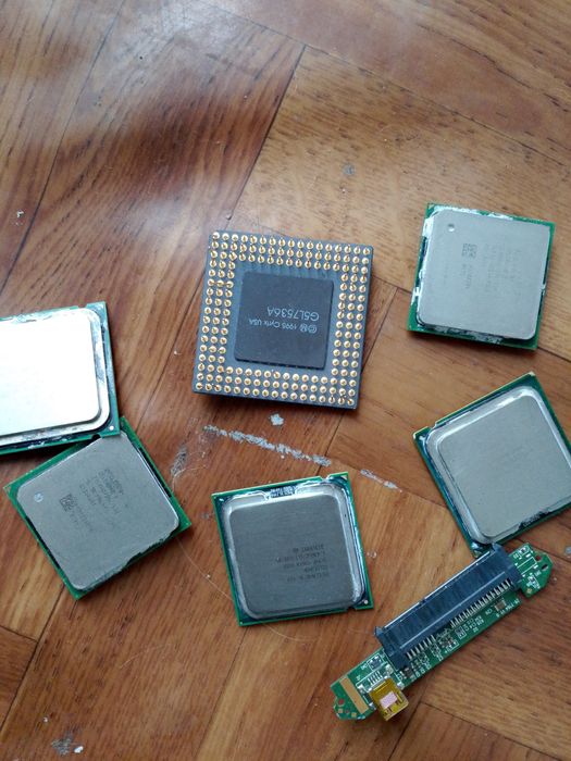 Продам телефоны разные