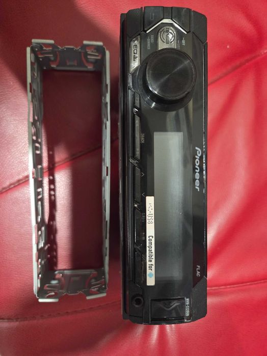 USB-плейър с AUX вход