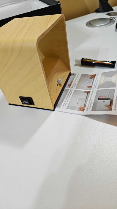 LED смарт лампа за стена с дървесен дизайн и сензор за движение