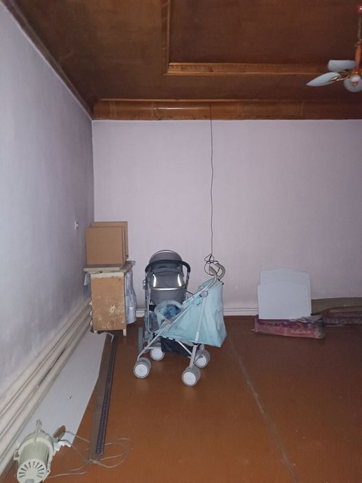 Orikzor Uy sotiladi 3 sotix 6 xona