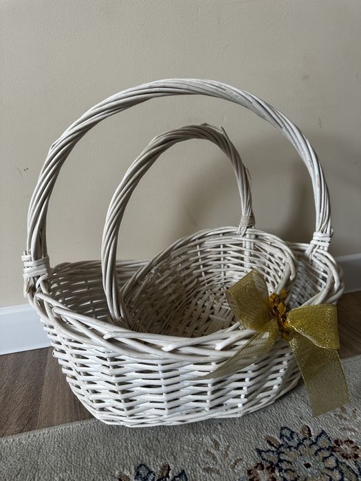 Продаю белые корзины