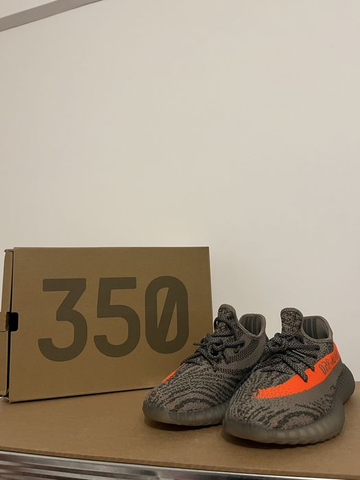 papuci yezzy.