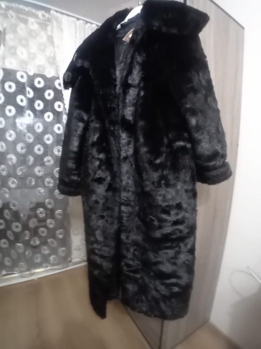 Blană de iarna neagra