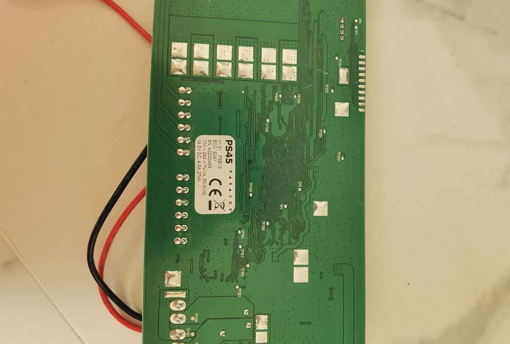 Sistem de alarma Paradox