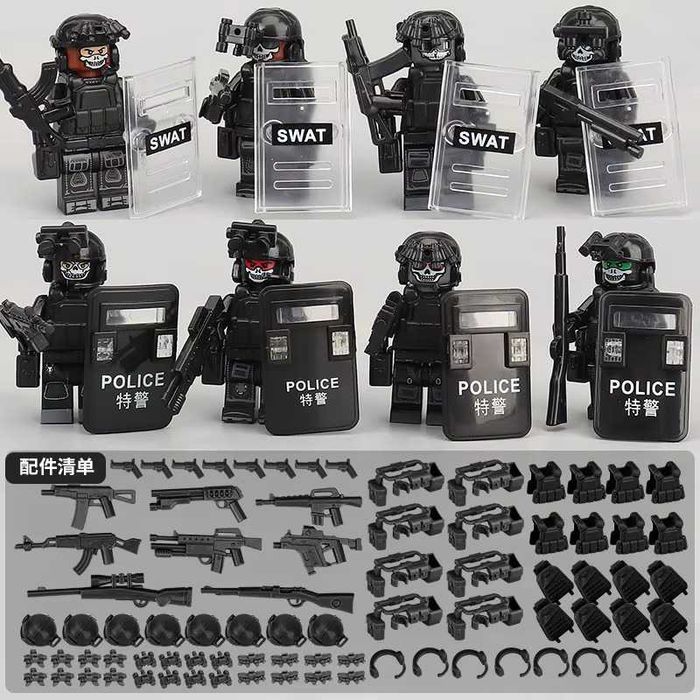 Set 8 figurine tip Lego cu 10 accesorii diferite si scuturi