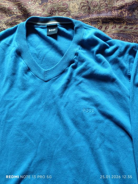 BOSS, Moncler - памучни пуловери